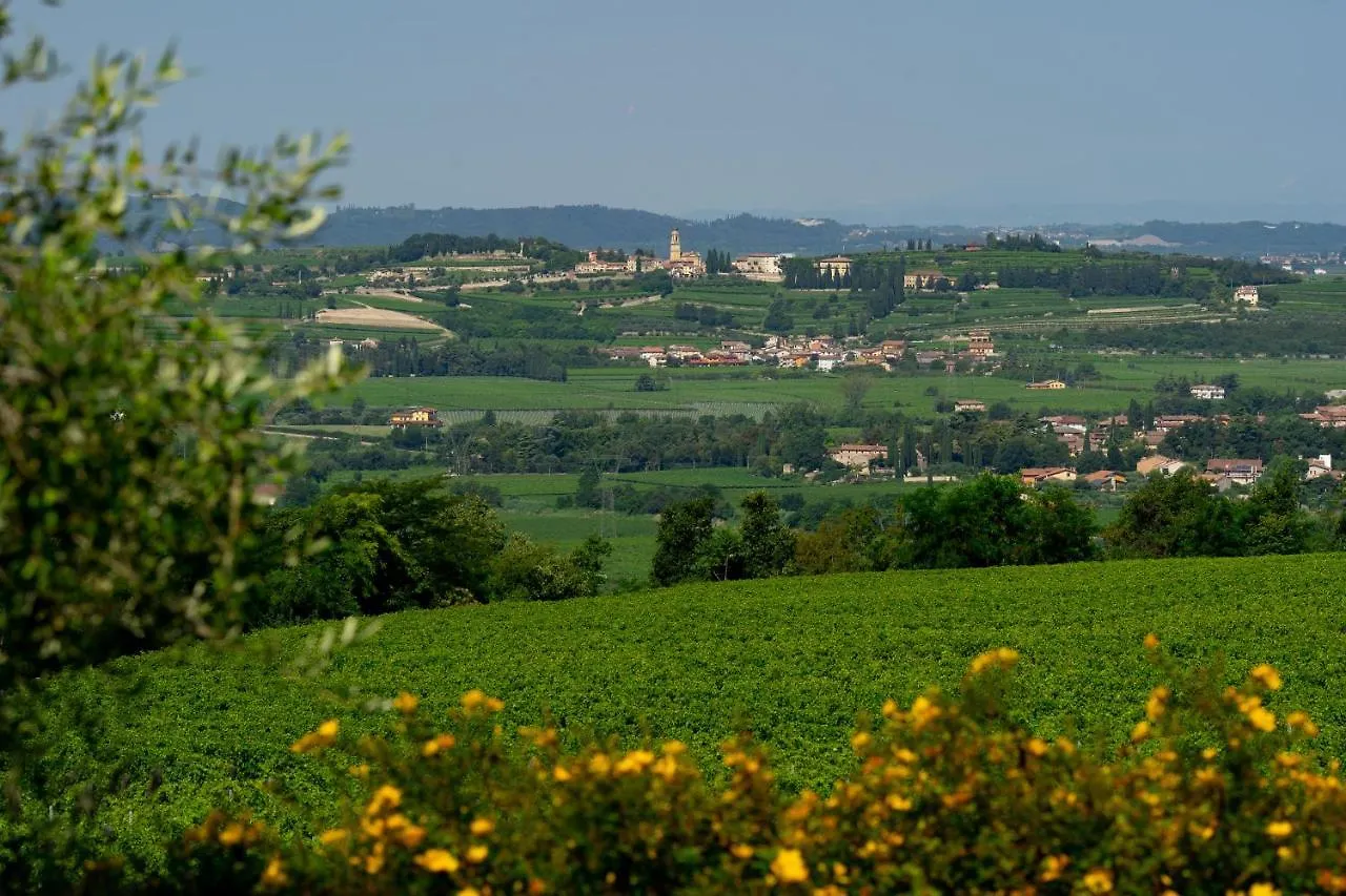 Villa Vitis Negrar 0*,