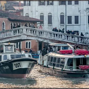 Ca Marga Cannaregio - Venetian Style 2 Bedroom Venice